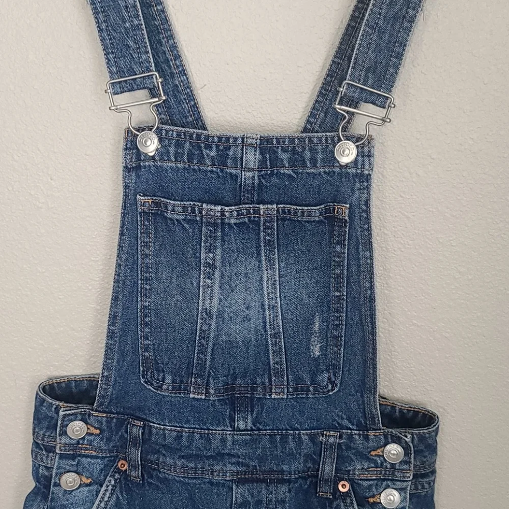 H&M Divided Distressed Jean Short Overalls Size 2 - Picture 3 of 6